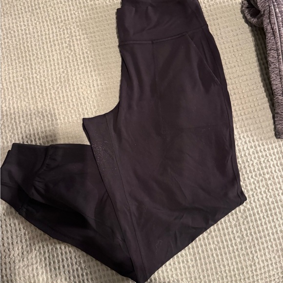 Align Joggers - Picture 2 of 5